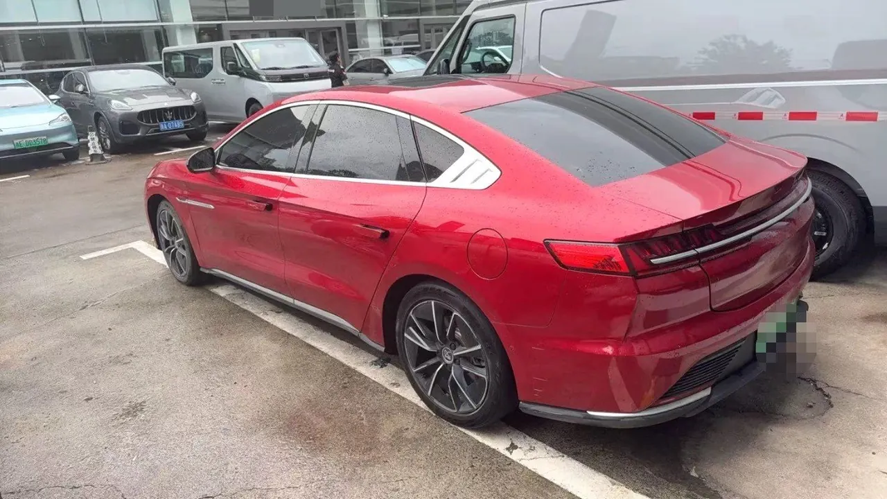 BYD 2020 Han four-wheel drive high-performance flagship automatic gear 2