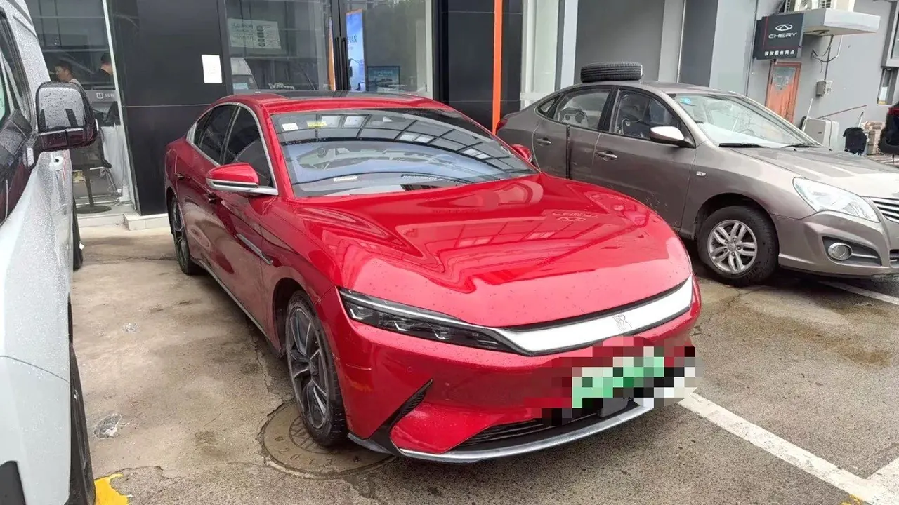 BYD 2020 Han four-wheel drive high-performance flagship automatic gear 3