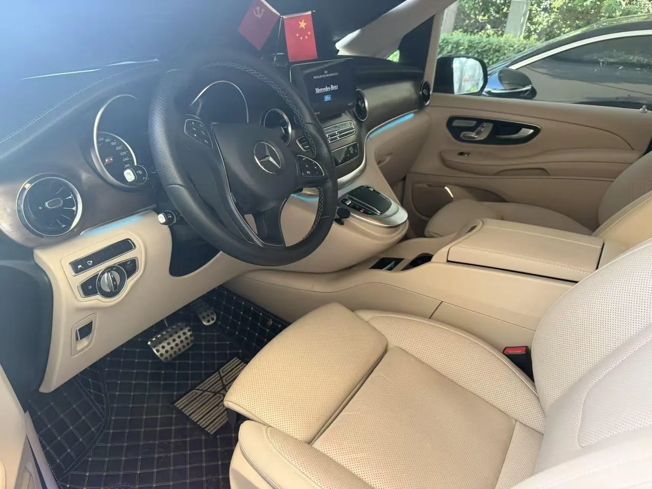 Mercedes Benz V 2022V 260 L 2.0T Deluxe Edition Automatic Gear 4