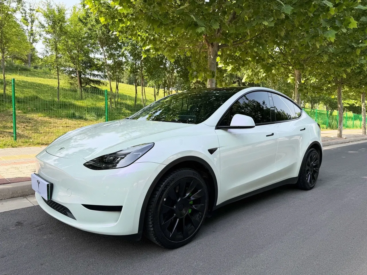 Open image lightbox: Tesla 2022 Model Y rear-wheel drive version (facelift) automatic gear