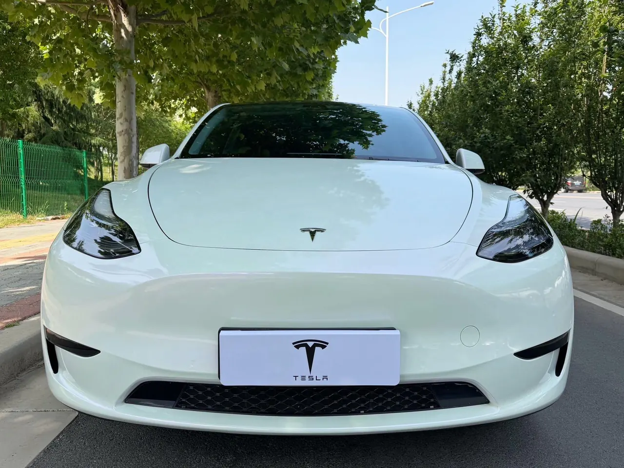 Tesla 2022 Model Y rear-wheel drive version (facelift) automatic gear 2
