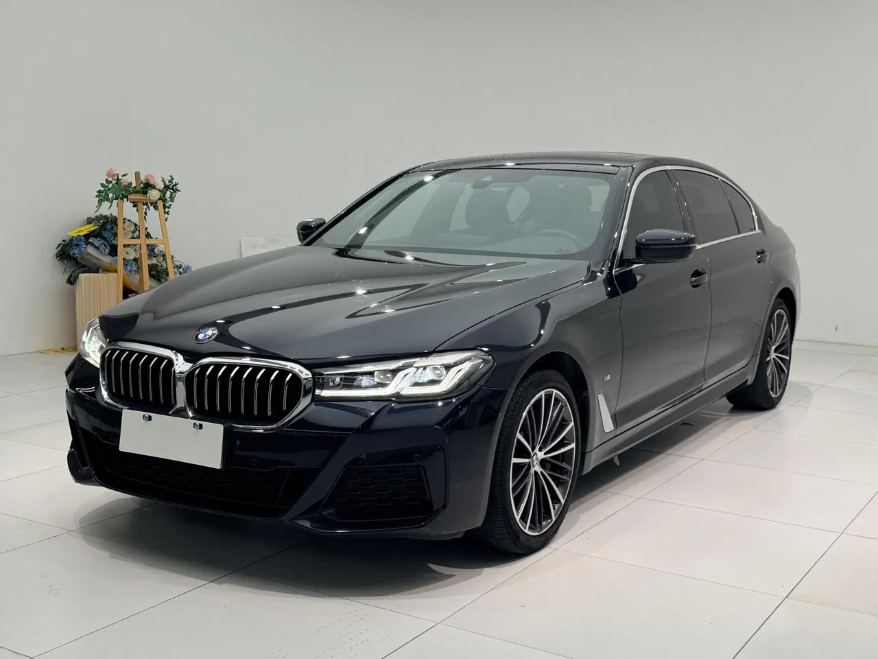 Open image lightbox: BMW 5 Series 2022 530Li 2.0T Leading M Sports Suit (Change 2) Automatic Gear