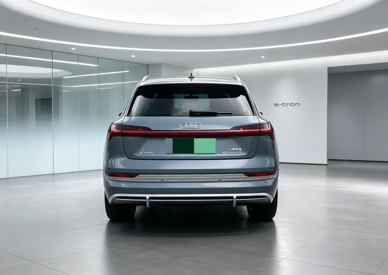 Audi 2021 e-tron 50 Quattro exclusive automatic transmission 5