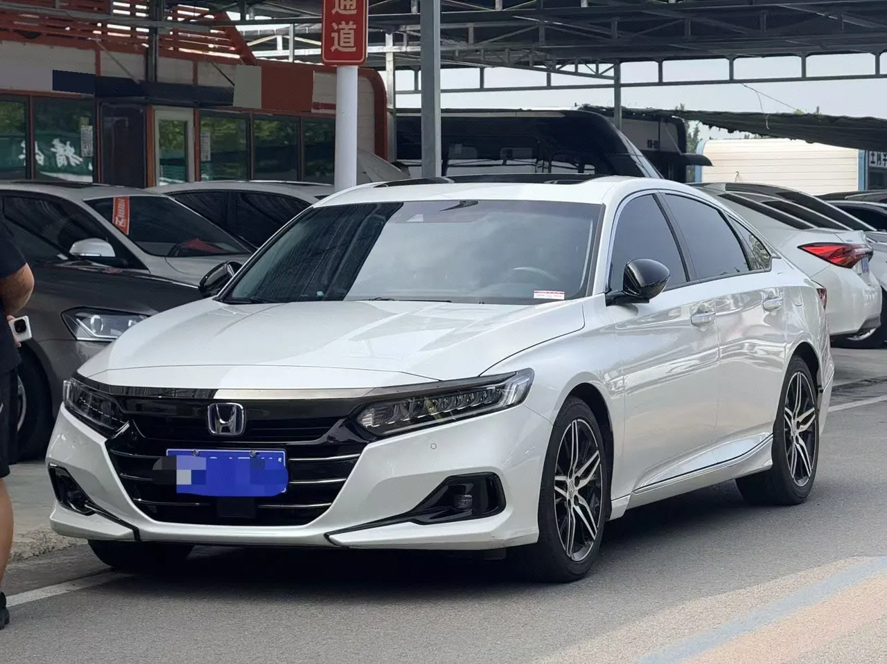 Open image lightbox: Honda 2022 10th Generation Accord Hybrid 2.0 Stepless Magic Night Reed Edition Automatic Gear