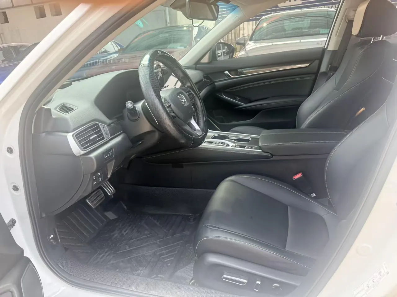 Honda 2022 10th Generation Accord Hybrid 2.0 Stepless Magic Night Reed Edition Automatic Gear 5