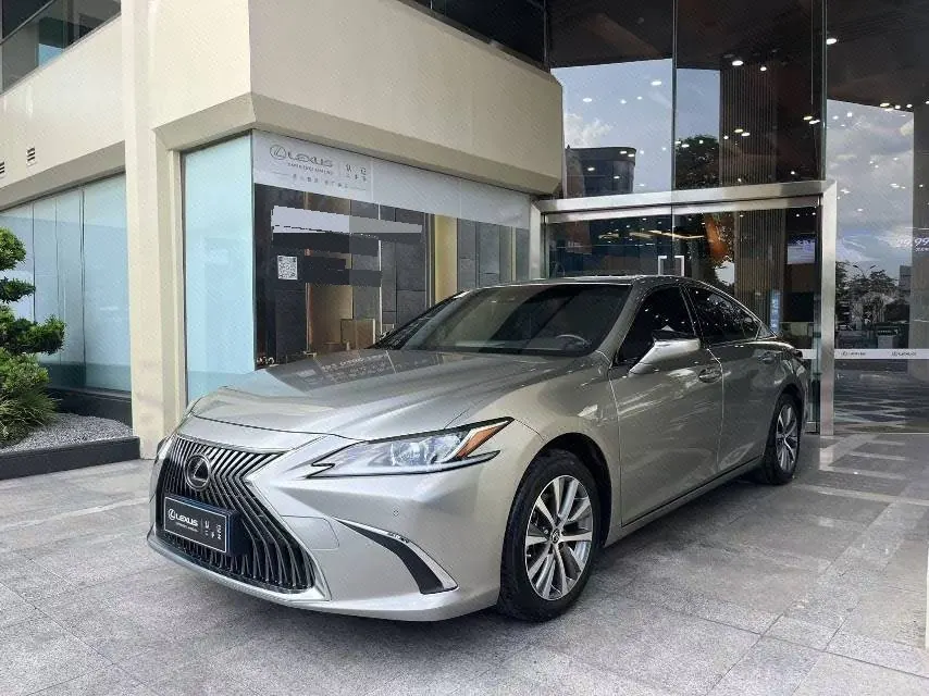 打开图片灯箱:Lexus ES (Imported) 2020 ES200 2.0 Stepless Premium Edition Automatic Gear