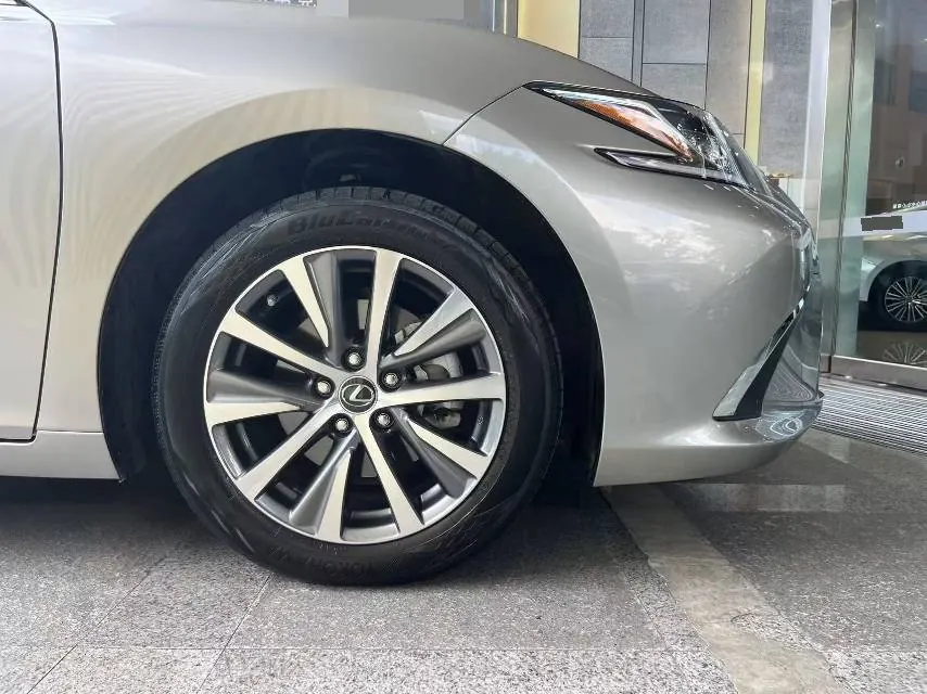 Lexus ES (Imported) 2020 ES200 2.0 Stepless Premium Edition Automatic Gear 7
