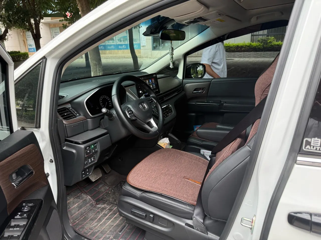 Honda 2022 Odyssey Hybrid 2.0 Stepless Sharp and Glory Edition Automatic Gear 4