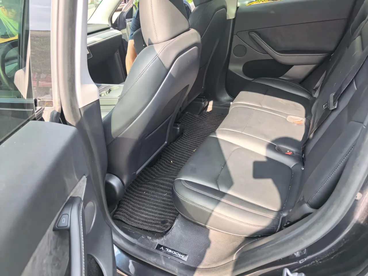 Tesla 2024 Model Y long endurance all-wheel drive version automatic transmission 3