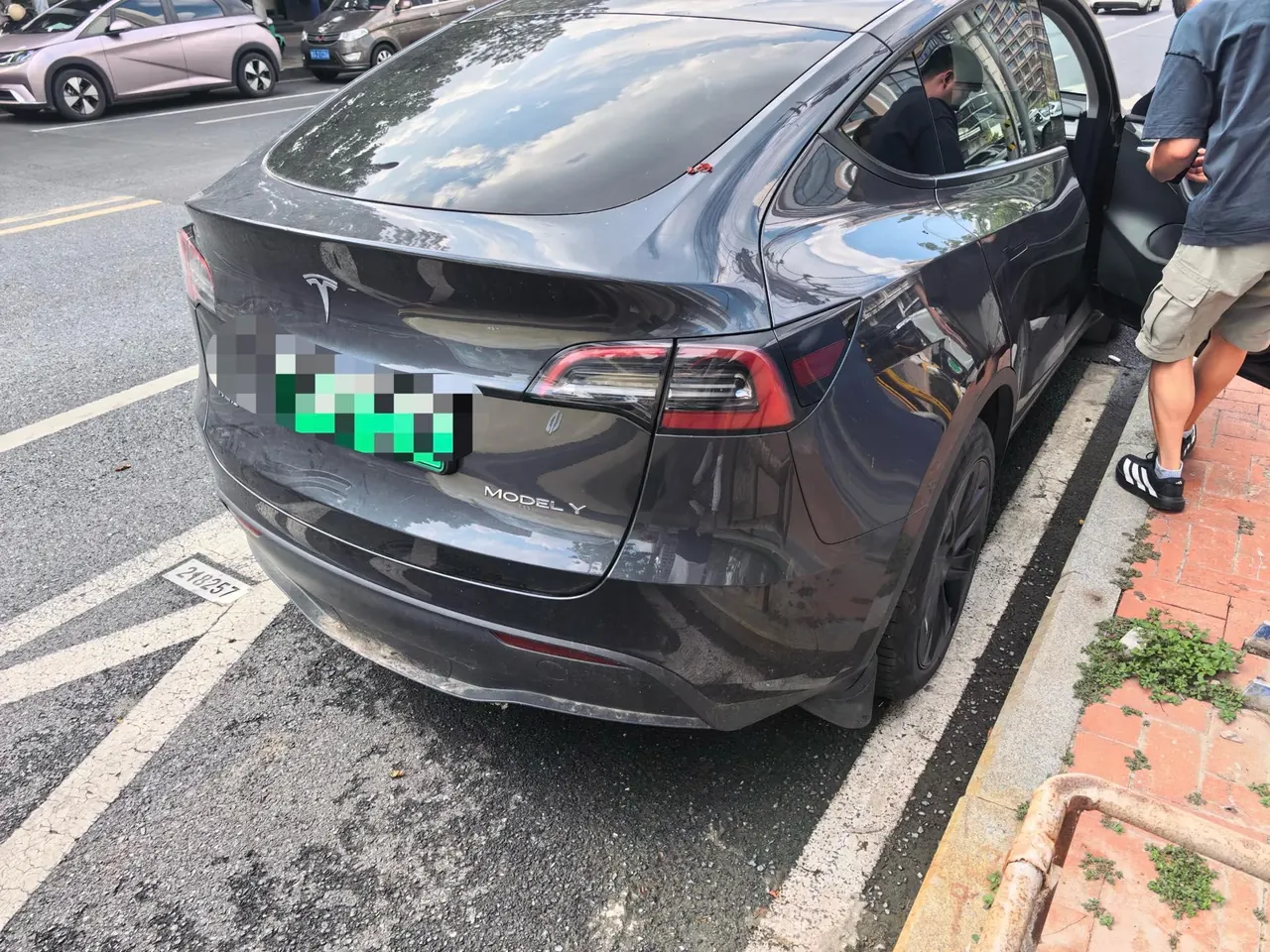 Tesla 2024 Model Y long endurance all-wheel drive version automatic transmission 4