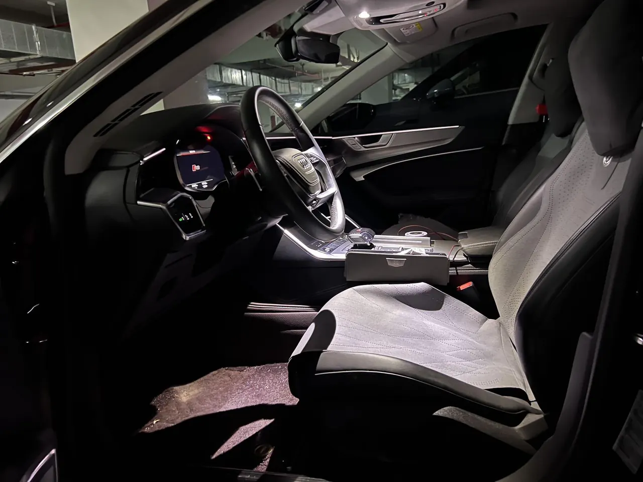 Audi 2024 A7L 2.0TFSI 45TFSI Luxury Automatic 2