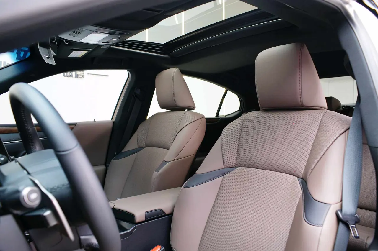 Lexus ES (Imported) 2024 ES200 2.0 Stepless Edition Automatic Gear 3
