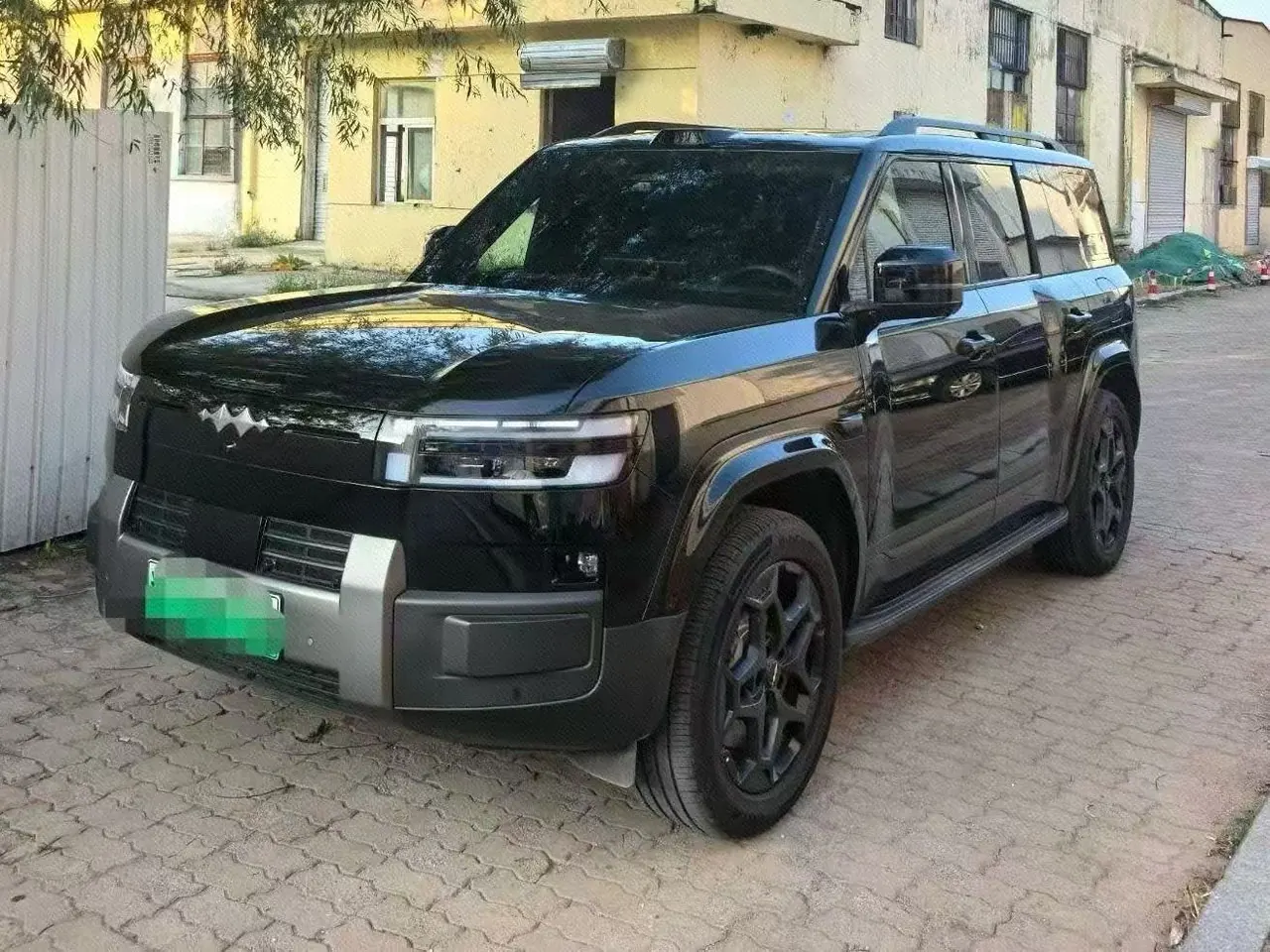 打开图片灯箱:FangChengBao 2025 titanium 7 1.5T stepless 190KM four-wheel drive Ultra version of automatic gear