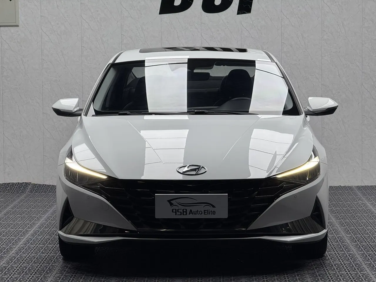 Hyundai 2022 Elantra -3-compartment 1.5 stepless LUX premium automatic gear 2