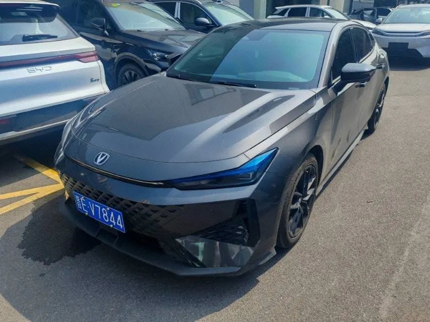 Open image lightbox: ChangAn 2024 UNI-V 1.5T Distinguished Sports Automatic