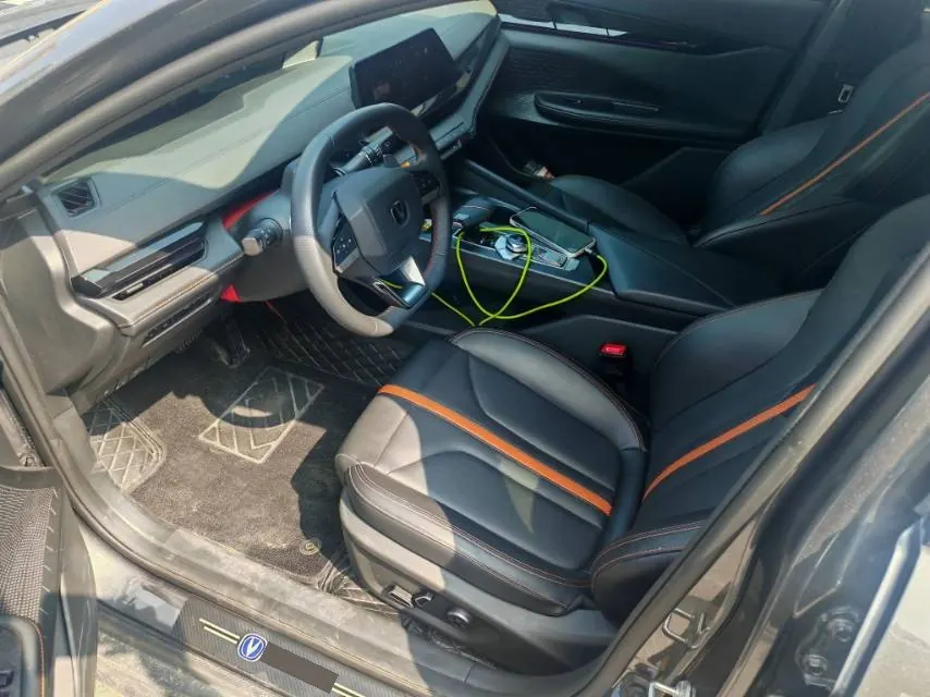 ChangAn 2024 UNI-V 1.5T Distinguished Sports Automatic 5