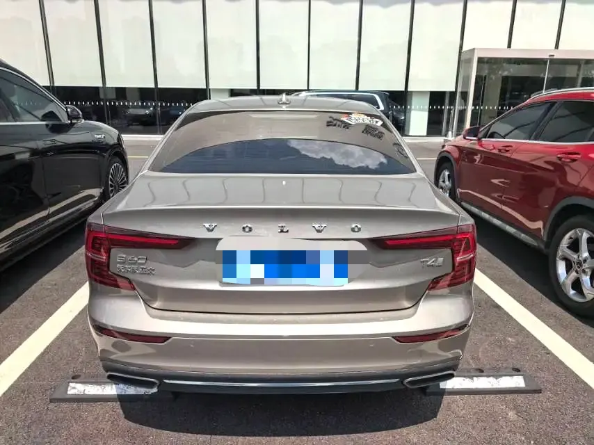 Volvo 2020 S60 2.0T T4 Zhiyuan Deluxe Edition Automatic Gear 3