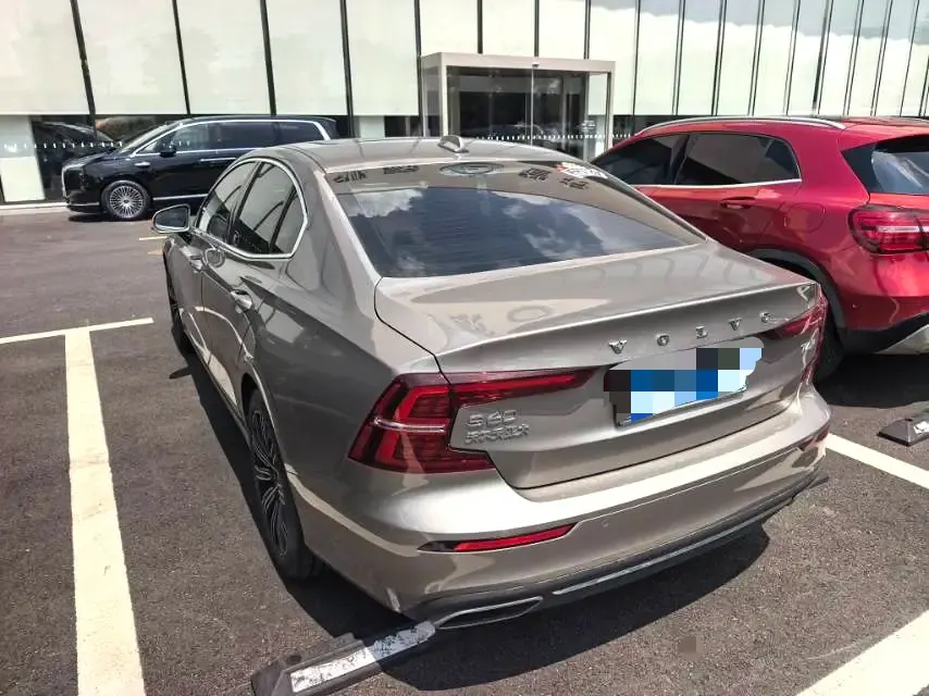 Volvo 2020 S60 2.0T T4 Zhiyuan Deluxe Edition Automatic Gear 4