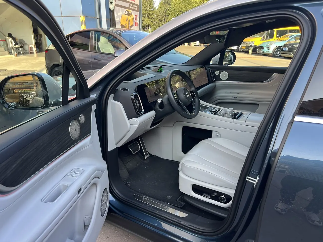 AITO 2024 AITO M9 extended range Ultra 42kWh automatic gear 4
