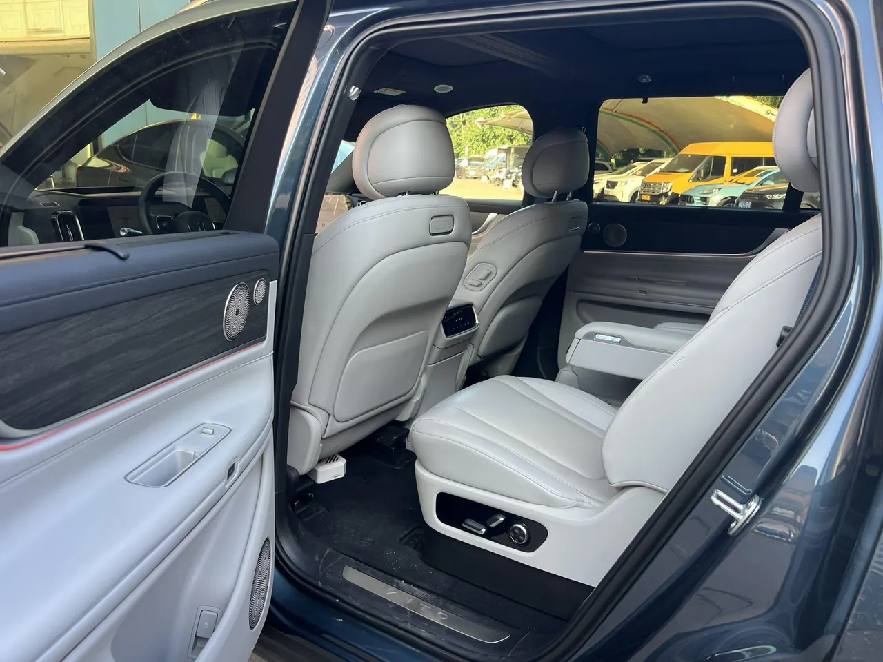 AITO 2024 AITO M9 extended range Ultra 42kWh automatic gear 5