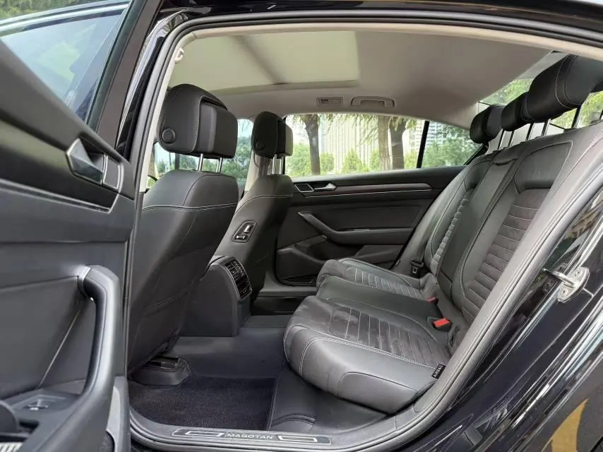 Volkswagen 2023 Magotan 2.0TSI 330TSI 2 million Commemorative Edition Leading Automatic Gear 6