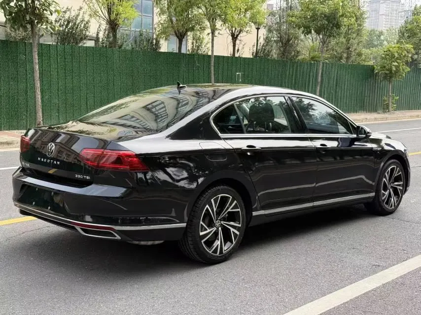 Volkswagen 2023 Magotan 2.0TSI 330TSI 2 million Commemorative Edition Leading Automatic Gear 7