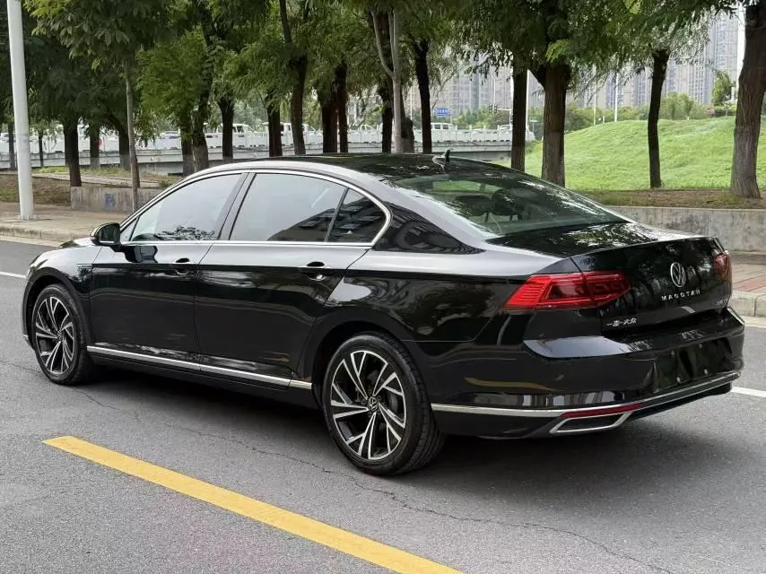 Volkswagen 2023 Magotan 2.0TSI 330TSI 2 million Commemorative Edition Leading Automatic Gear 9