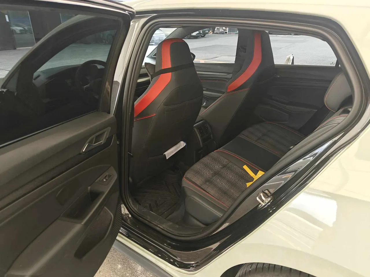 Volkswagen 2023 Golf GTI 2.0TSI 380TSI Automatic 8