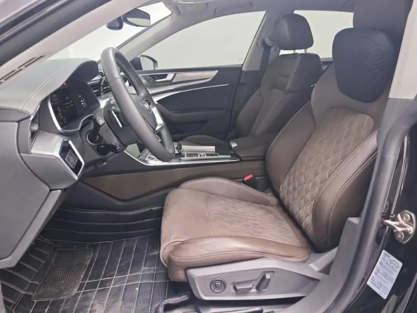 Audi 2023 A7L 2.0TFSI 45TFSI Quattro S-line Black Samurai Edition Automatic Gear 10