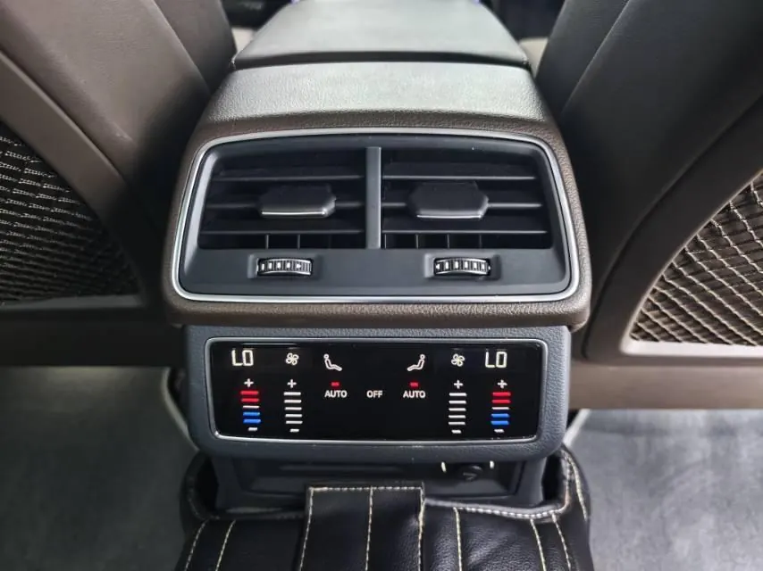 Audi 2023 A7L 2.0TFSI 45TFSI Quattro S-line Black Samurai Edition Automatic Gear 15