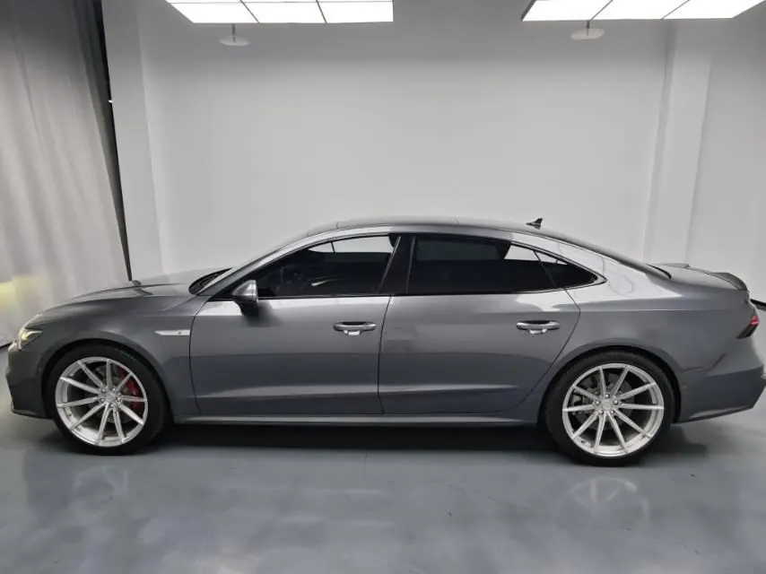 Audi 2023 A7L 2.0TFSI 45TFSI Quattro S-line Black Samurai Edition Automatic Gear 22