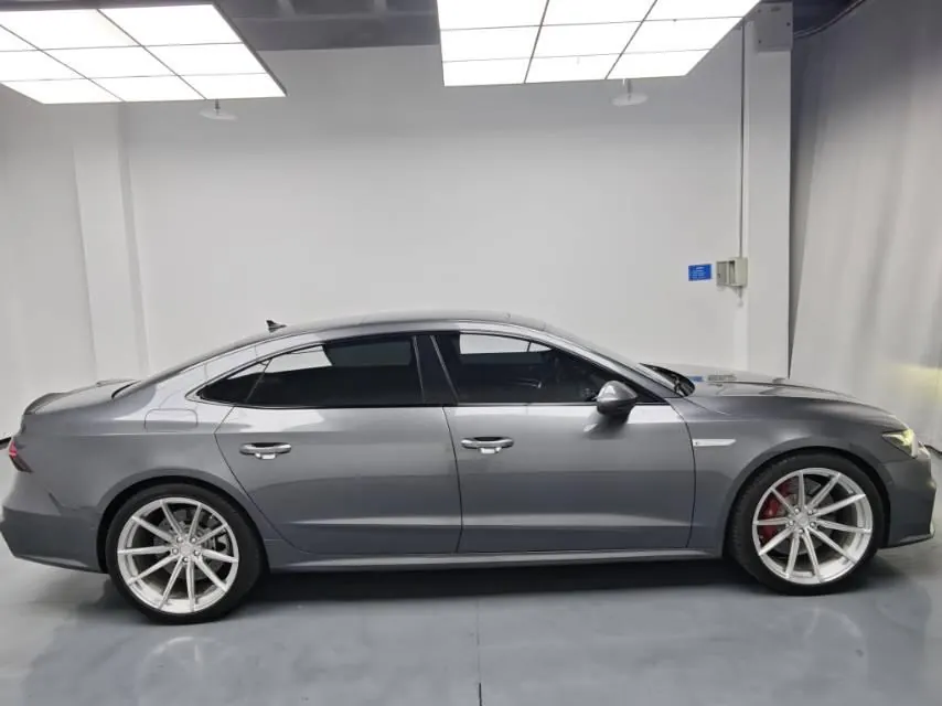 Audi 2023 A7L 2.0TFSI 45TFSI Quattro S-line Black Samurai Edition Automatic Gear 23