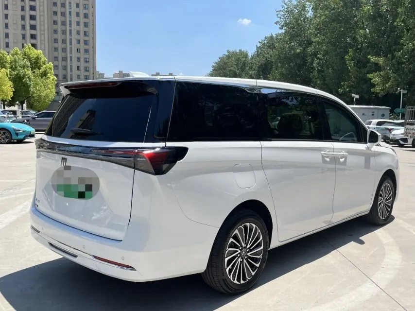 Buick 2025 GL8 Lu Shang 1.5T Smart Edition 7-seat Automatic Gear 3