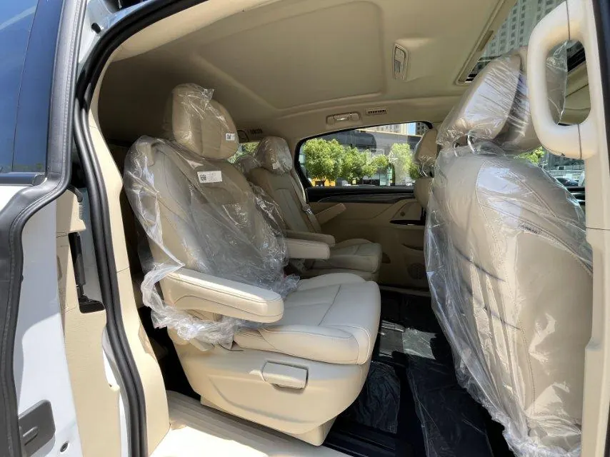 Buick 2025 GL8 Lu Shang 1.5T Smart Edition 7-seat Automatic Gear 7