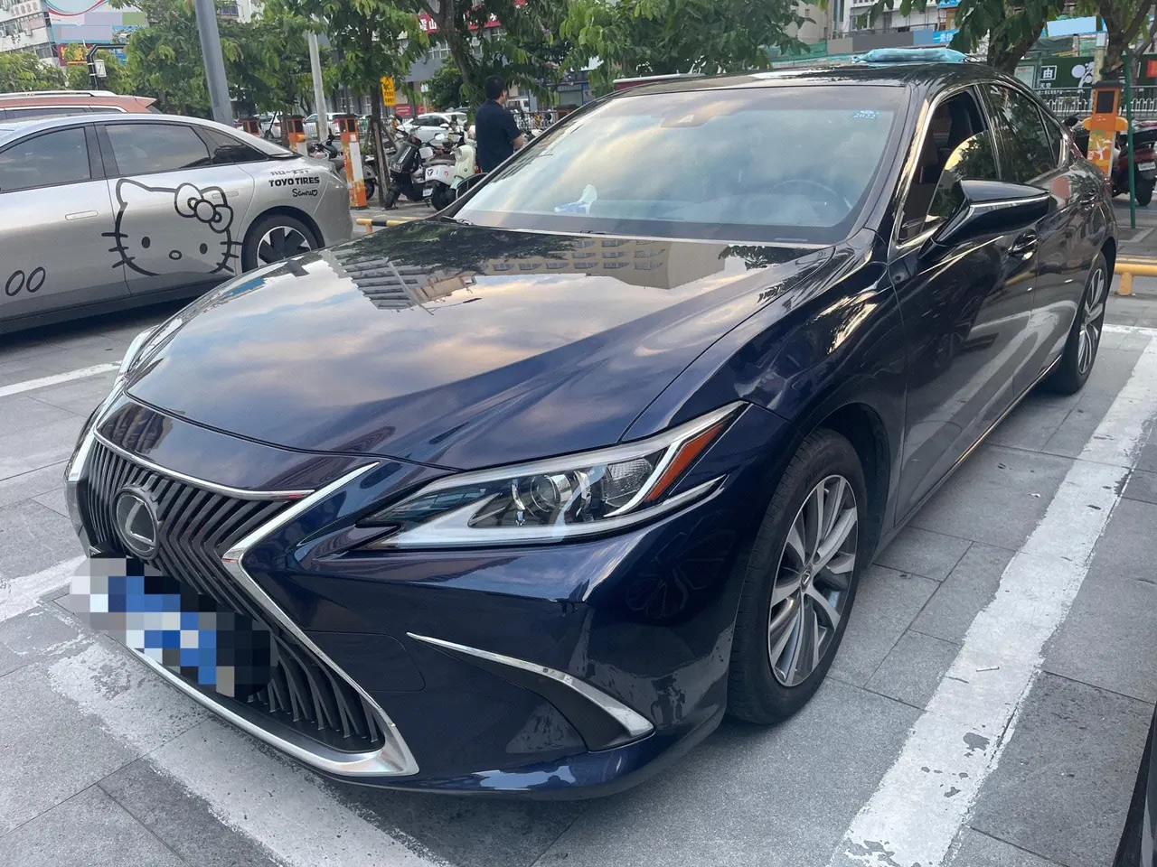 Open image lightbox: Lexus ES (Imported) 2020 ES200 2.0 Stepless Deluxe Edition Automatic Gear
