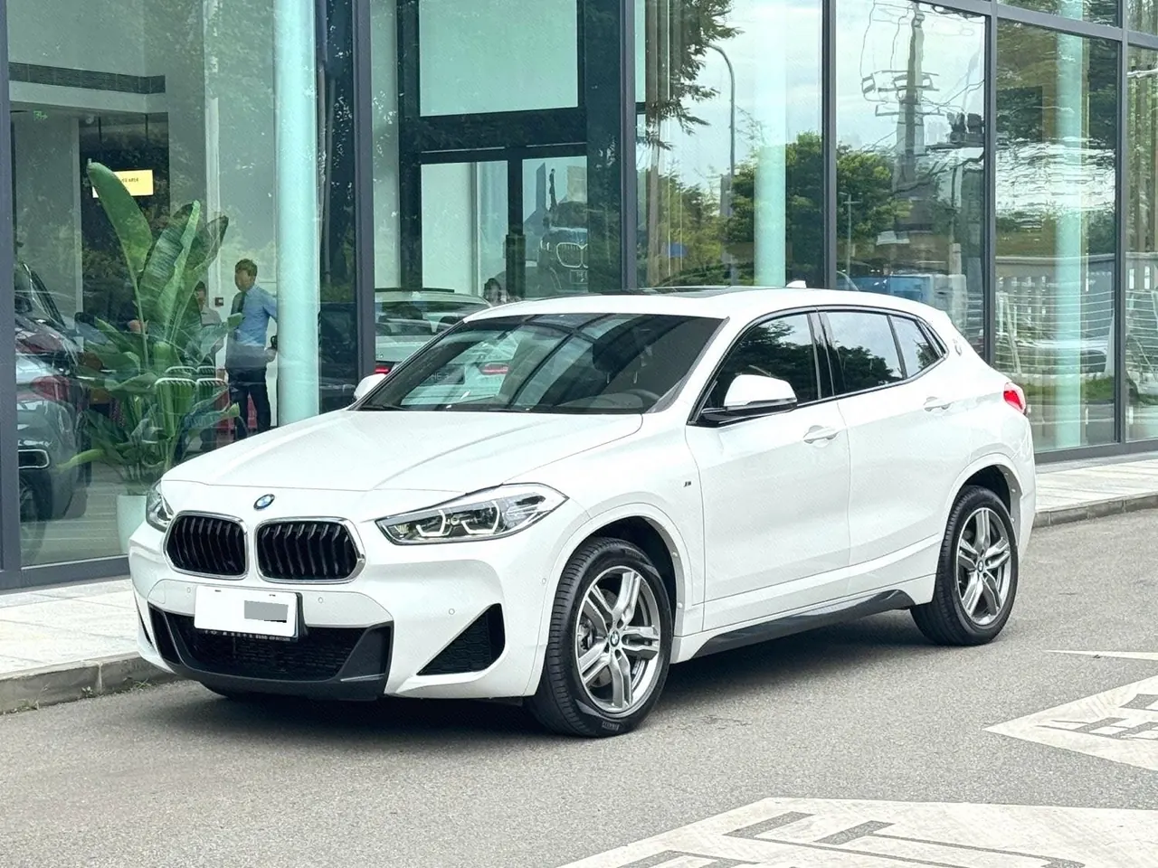 Open image lightbox: BMW 2020 X2 sDrive25i 2.0T Leading M Sports Suit Automatic Gear