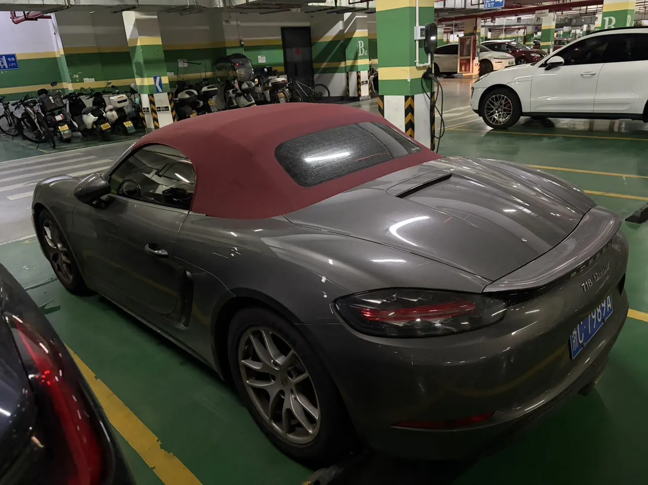 Porsche 718 (Imported) 2020 718 Boxer 2.0T Automatic 6