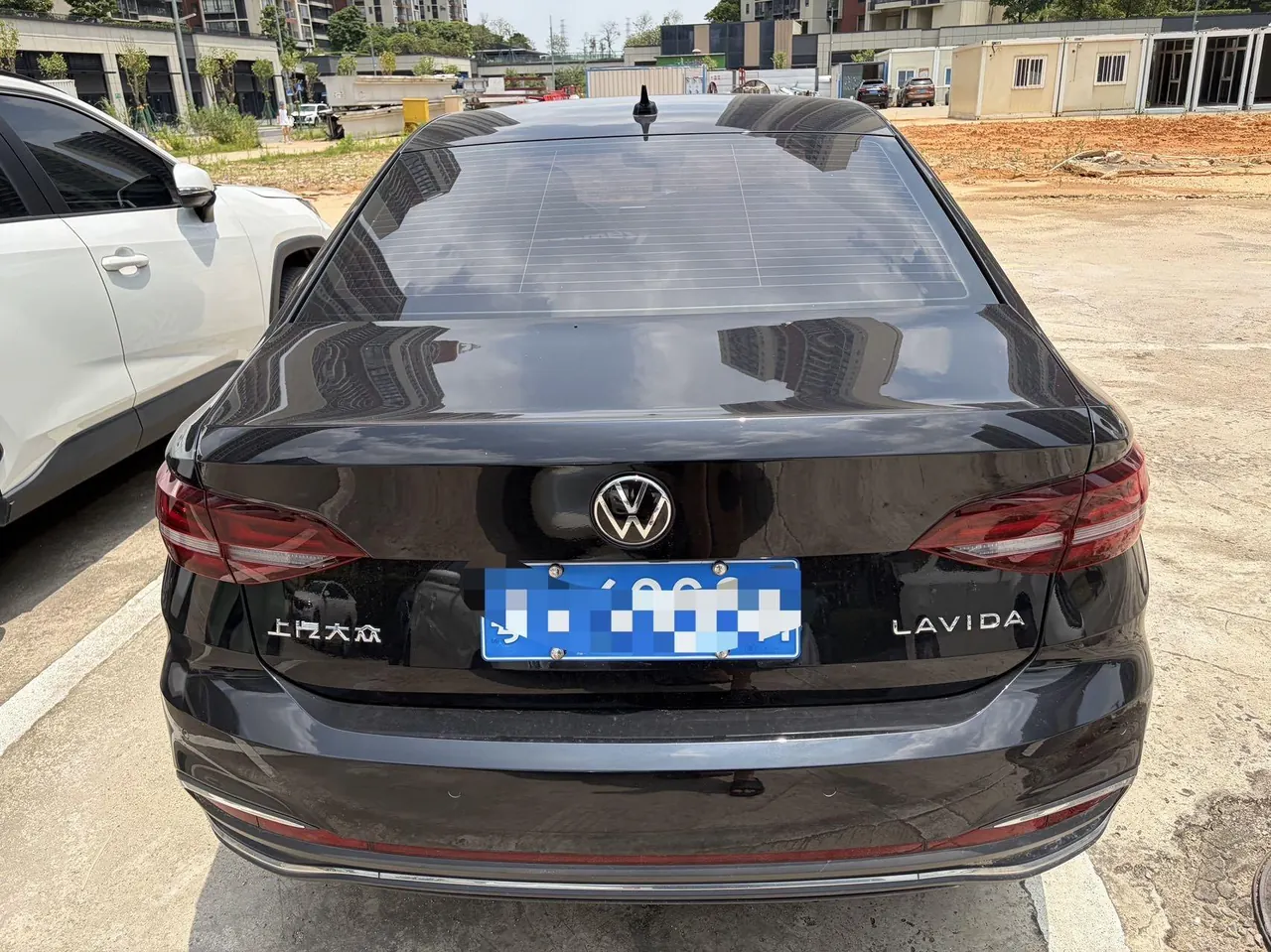 Volkswagen 2023 LaVida 1.5 5 Million Edition Automatic 4