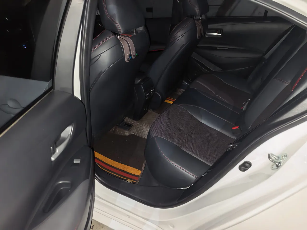 Toyota 2022 Lei Ling 1.2T Stepless 185T Sports Edition Automatic Gear 3