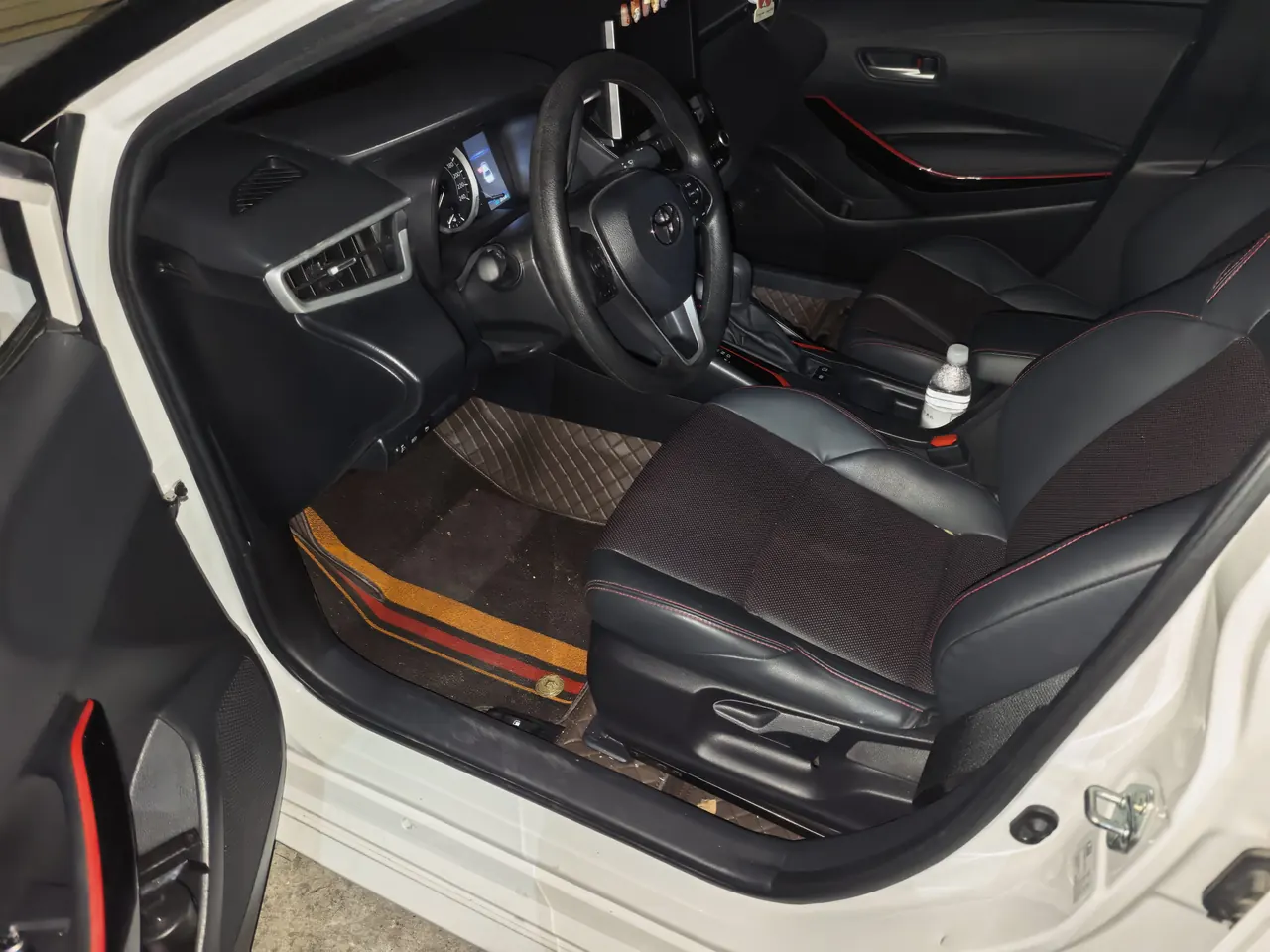 Toyota 2022 Lei Ling 1.2T Stepless 185T Sports Edition Automatic Gear 4