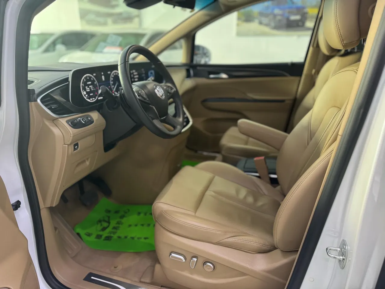 Buick 2020 GL8 ES Lu Zun 2.0T 653T Flagship Automatic Gear 4