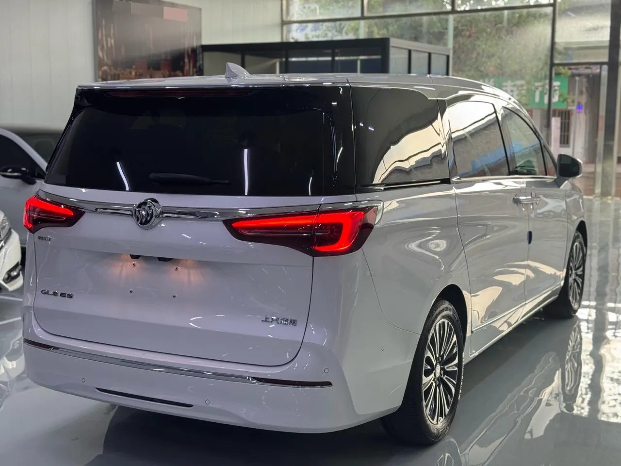 Buick 2020 GL8 ES Lu Zun 2.0T 653T Flagship Automatic Gear 9