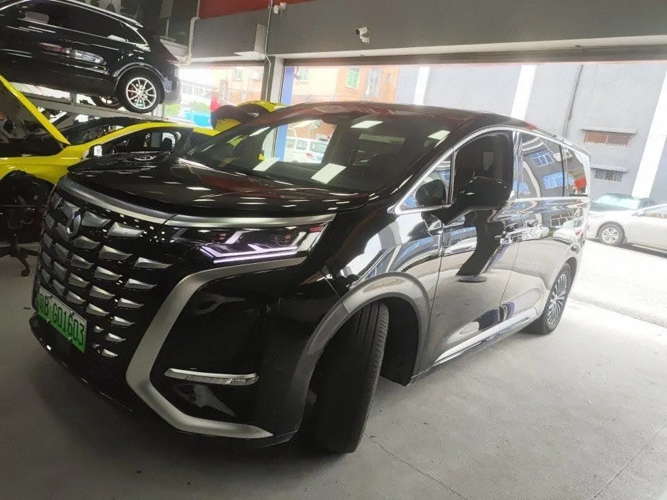 Open image lightbox: Denza 2024 Denza D9 DM-i 1.5T stepless 980 four-wheel drive distinguished automatic gear