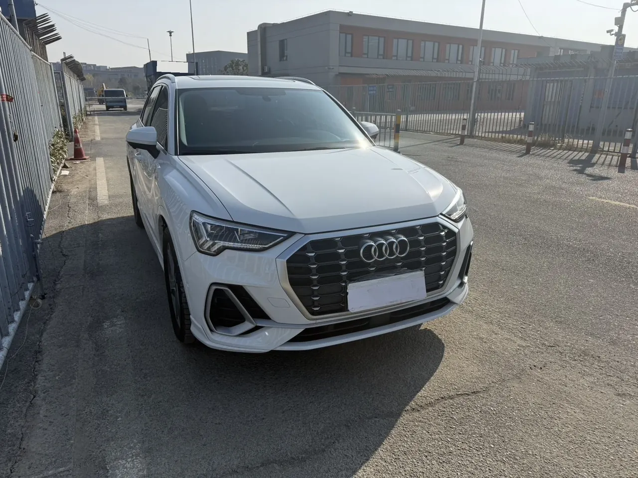Audi 2022 Q3 2.0TFSI 40TFSI Fashion Dynamic Automatic 3