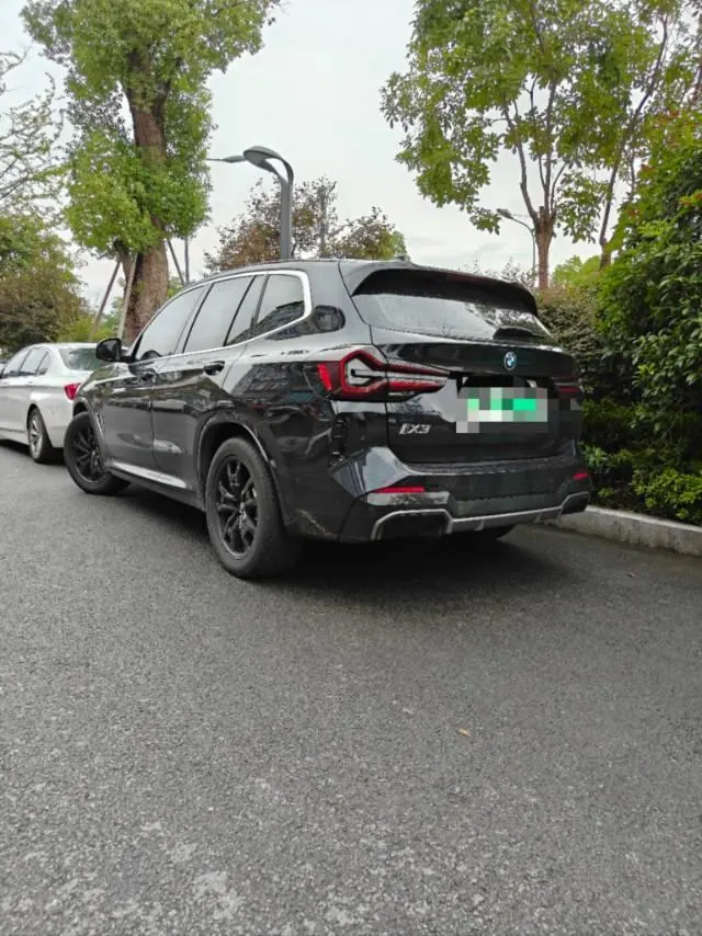BMW 2023 iX3 leading automatic 6