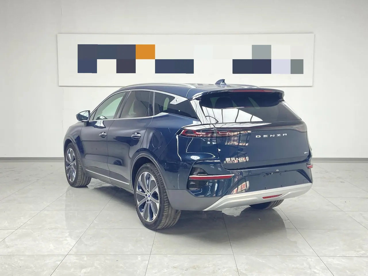 Denza 2023 Denza N8 1.5T Stepless Four-wheel Drive Super Hybrid Flagship Six-seat Automatic Gear 11