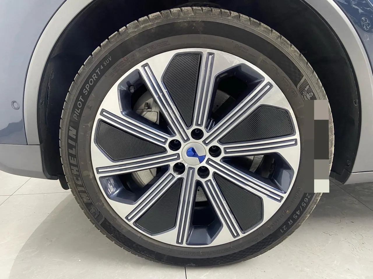Denza 2023 Denza N8 1.5T Stepless Four-wheel Drive Super Hybrid Flagship Six-seat Automatic Gear 15
