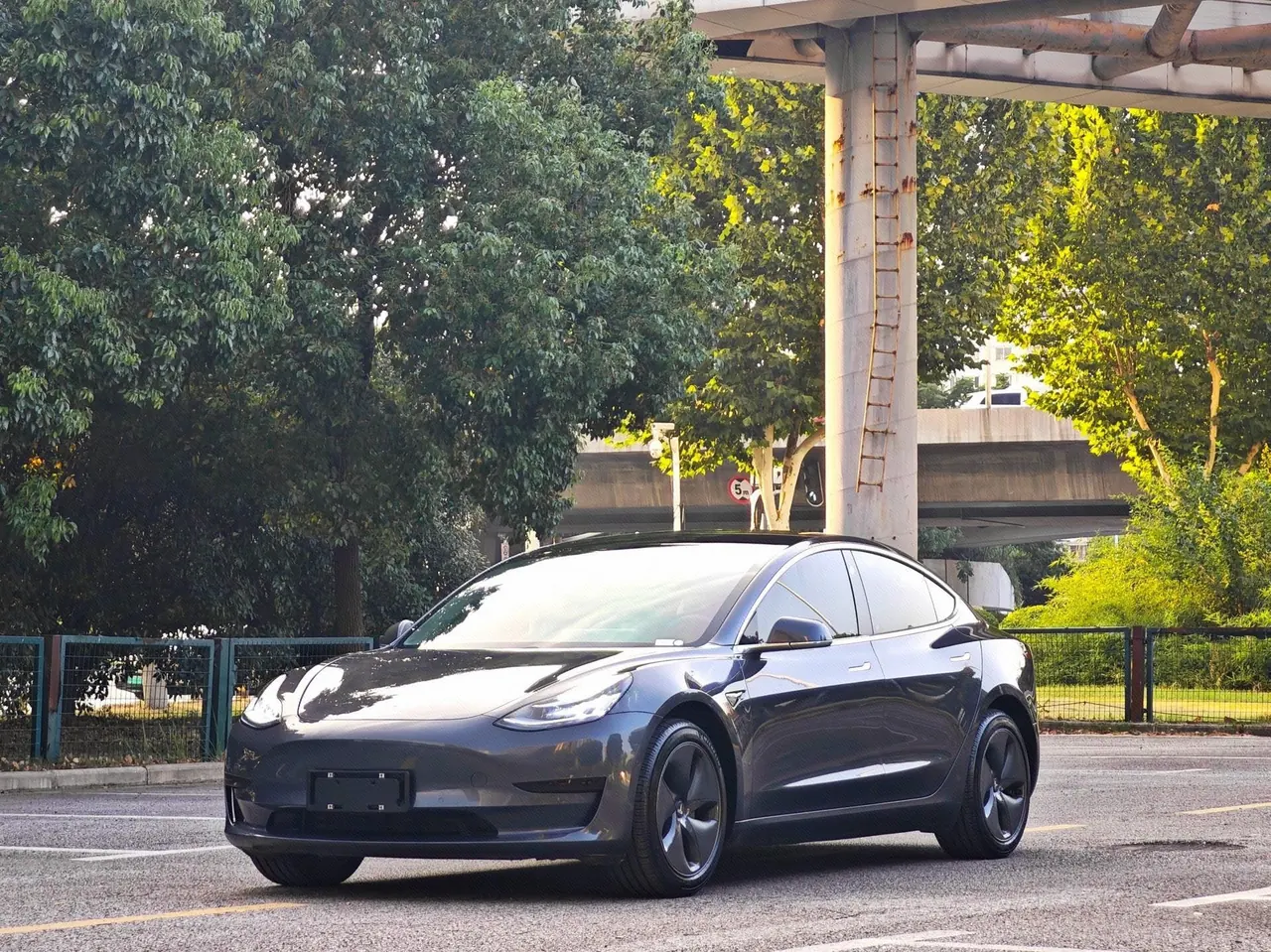 Open image lightbox: Tesla 2020 Model 3 Standard Endurance Rear Drive Upgraded Automatic Gear