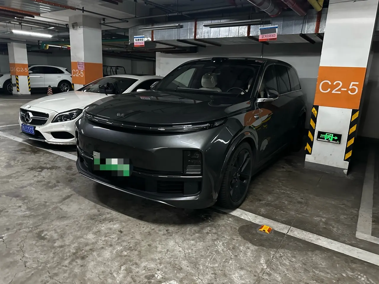打开图片灯箱：Li 2022 L9 1.5T Max Edition Automatic Gear