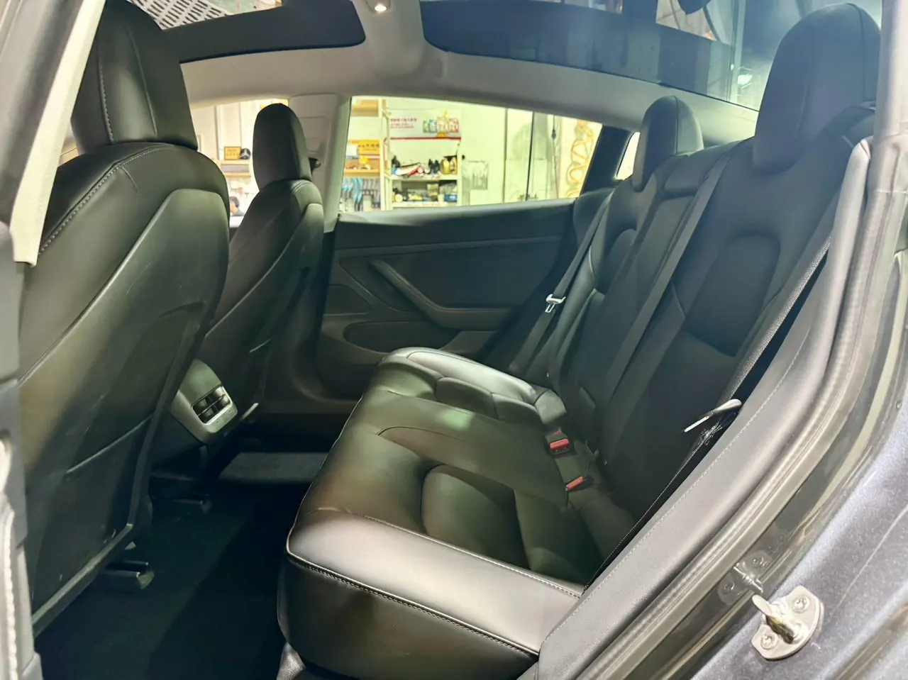Tesla 2020 Model 3 long endurance rear wheel drive version (modified) automatic gear 7